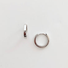 Load image into Gallery viewer, Earrings Huggies - Hinged Loops